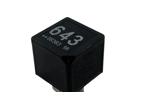 Audi A6 S6 C6 4F Other relay 8K0951253 V23136B6X72