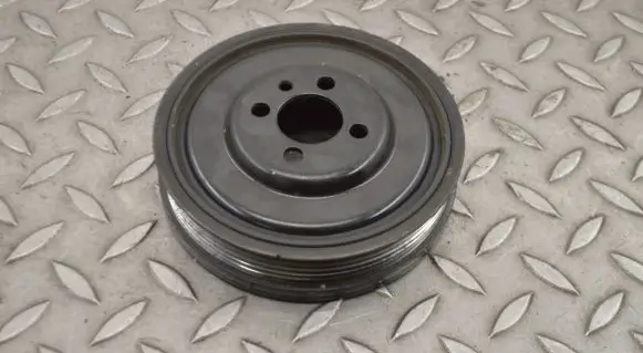 Audi Q3 8U Crankshaft pulley 04L105243