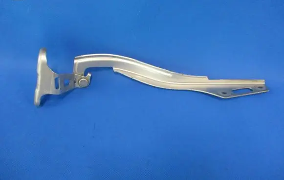 Engine bonnet/hood hinges