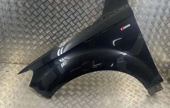 Audi Q7 4L Fender 4L0821105