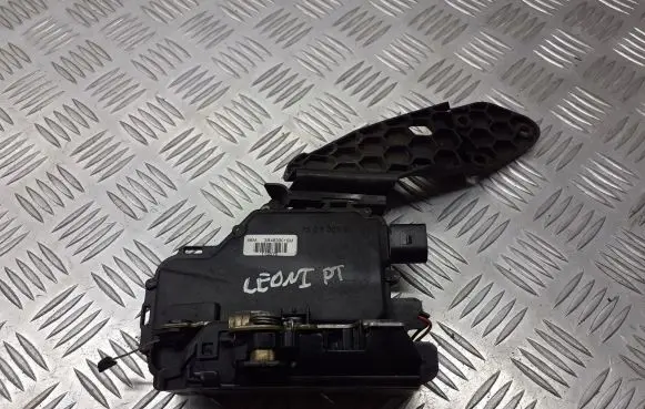 Seat Leon (1M) Rear door lock 3B4839016M