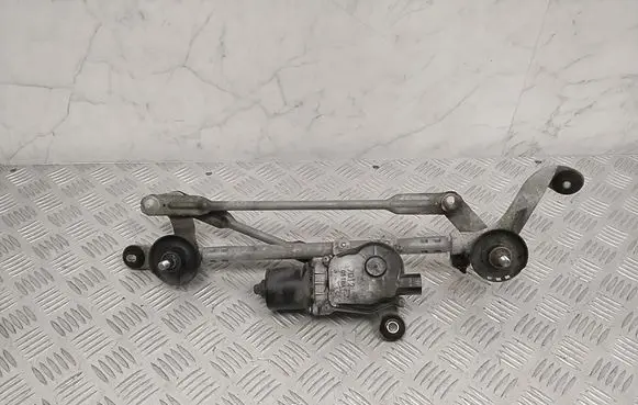 Nissan Leaf II (ZE1) Front wiper linkage C118A