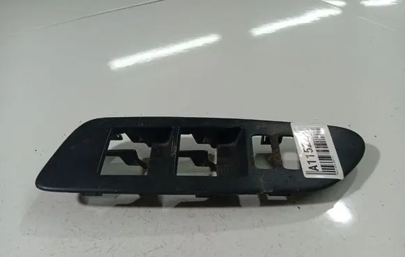 Toyota Auris 150 Front door window switch trim 7423202550