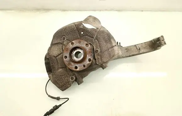 Alfa Romeo Giulia Front wheel hub spindle knuckle 00505445600