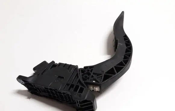 Audi Q7 4M Accelerator throttle pedal 8W1723523