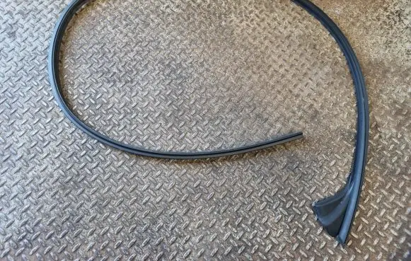 Tesla Model Y Front door rubber seal 149767800B