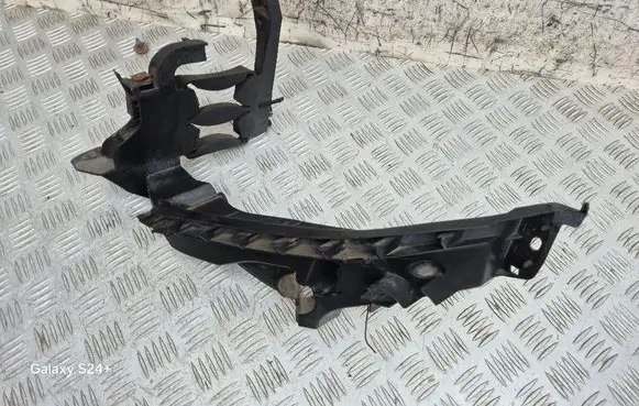 Headlight/headlamp mounting bracket