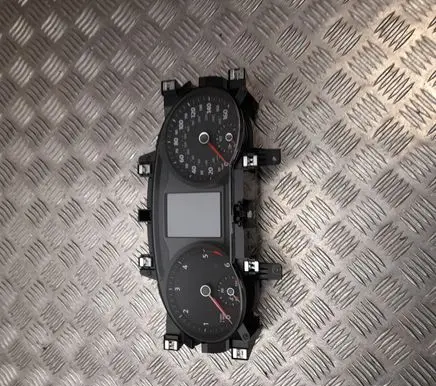 Volkswagen PASSAT B8 Speedometer (instrument cluster) 3G0920941A