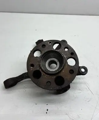 Mercedes-Benz Vaneo W414 Front wheel hub 