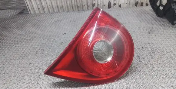 Tailgate rear/tail lights