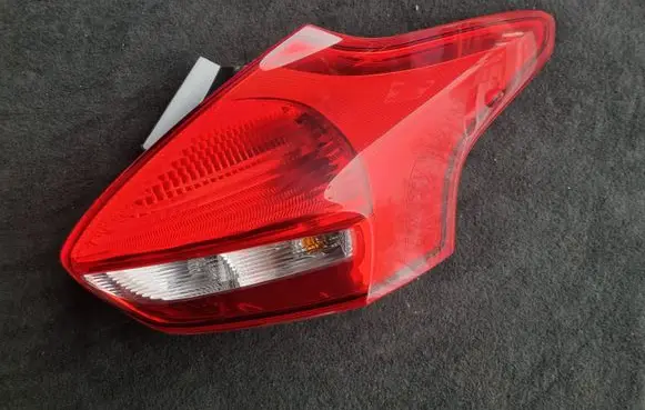 Ford Focus Rear/tail lights F1BB13404BE