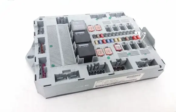 Jaguar XF X250 Fuse module 8X2T14B476BD 7340955340