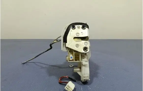 Honda Jazz Front door lock