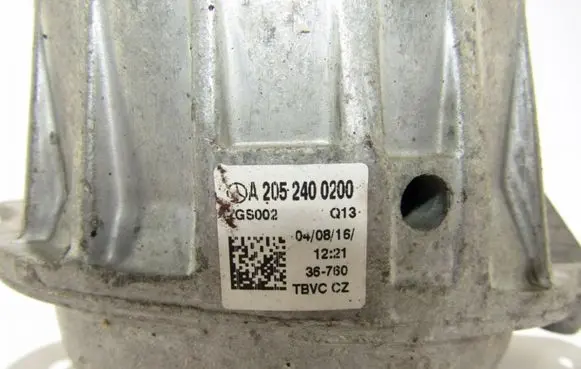 Mercedes-Benz C W205 Engine mount bracket a2052400200