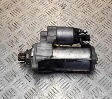 Volkswagen Golf VII Starter motor 0001179518 0001179519