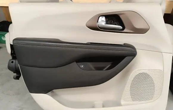 Chrysler Pacifica Front door card panel trim 5SC672D2AI