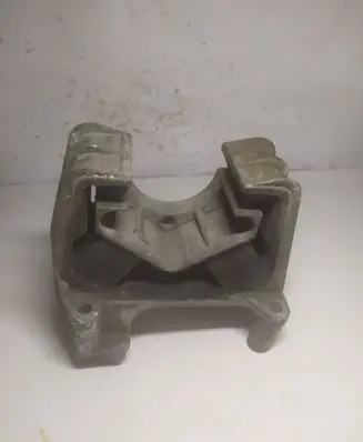 Opel Zafira A Engine mount bracket 90538303