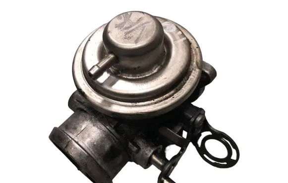 Volkswagen Golf IV EGR valve 038129637B