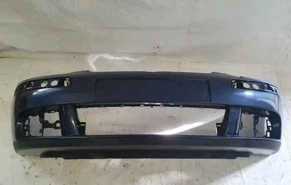 Volkswagen Golf V Front bumper