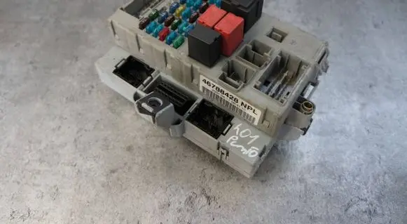 Fiat Punto (188) Fuse module 46788428
