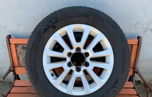 Toyota Land Cruiser (J200) R18 alloy rim 