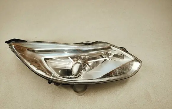 Ford Focus Headlight/headlamp 14821 BM5113D154AK