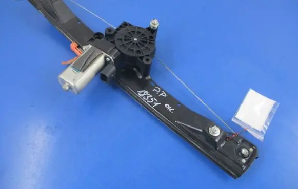 Fiat Punto (199) Front door window regulator with motor
