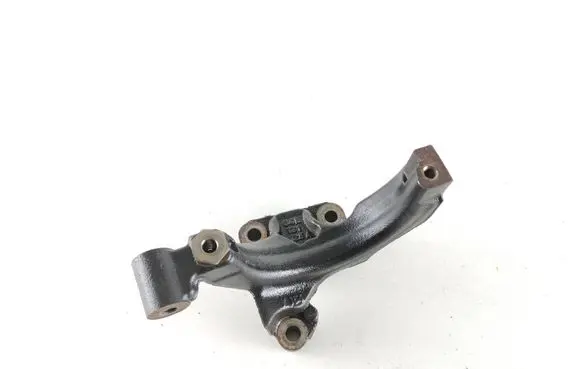 Skoda Octavia Mk3 (5E) Engine mounting bracket 04L131425A