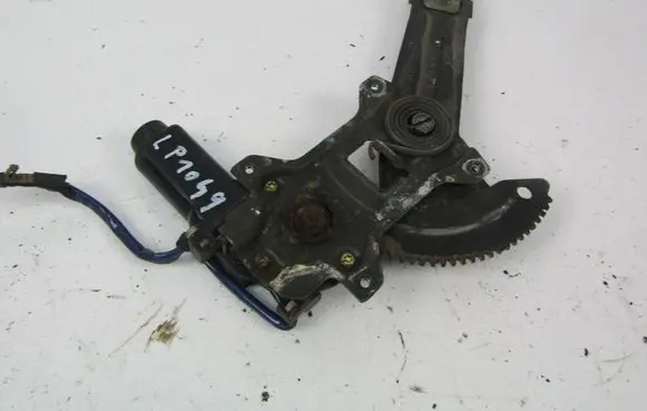 Suzuki Swift Cultus Front door window regulator with motor 