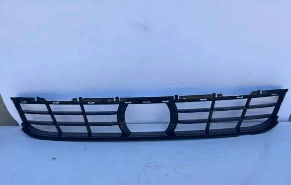 BMW 5 G30 G31 Front bumper lower grill 9463474