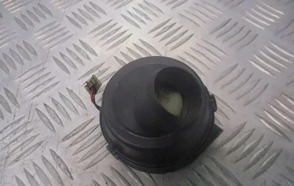 Volvo V70 Engine control unit/module fan 8666595