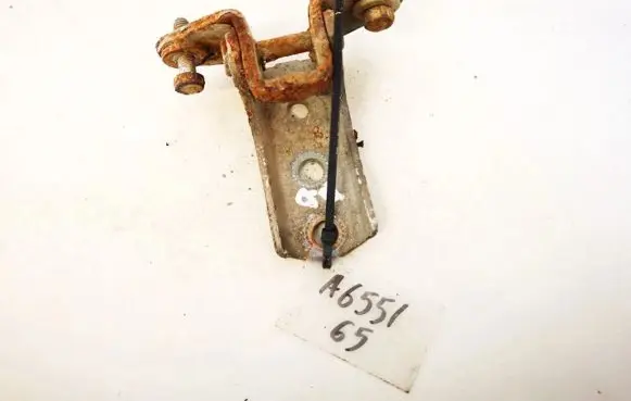 Mitsubishi Galant Rear door lower hinge