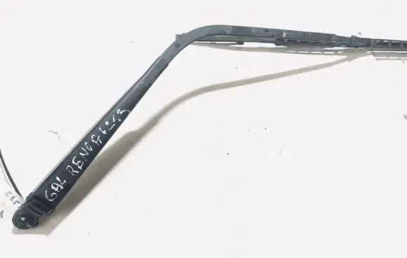 Rear wiper blade arm