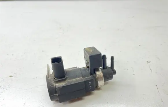 Audi A8 S8 D3 4E Turbo solenoid valve 057906630A 50065900