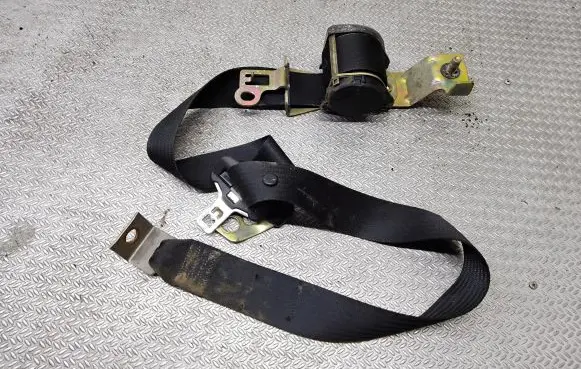 Ford Explorer Front seatbelt F87B78611B08
