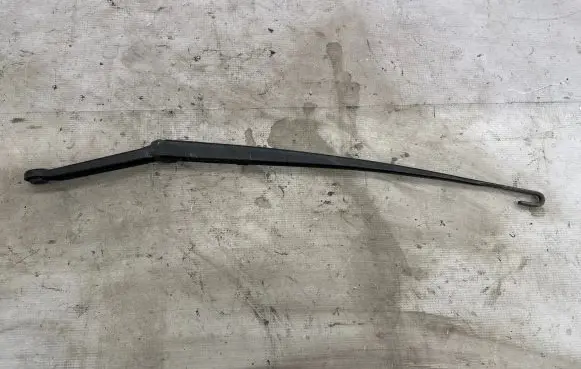 BMW 3 E46 Front wiper blade arm 7007128 61617007128