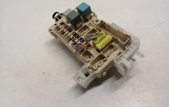 Toyota Corolla Verso E121 Fuse box set 892210F010 06030623430802