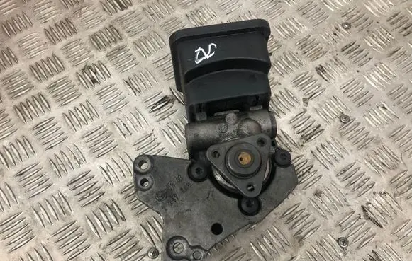 BMW 7 E38 Power steering pump 2247556 32422247556