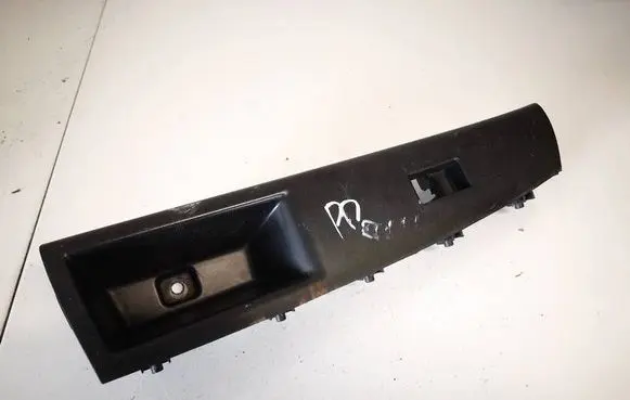 Chevrolet Cruze Front door window switch trim 877569434
