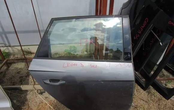 Seat Leon (5F) Rear door