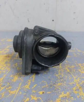 Volkswagen Touran I Throttle valve 038128063G