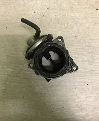 Volkswagen Golf V EGR valve 038131501AF