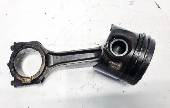 Ford Mondeo Mk III Piston with connecting rod 