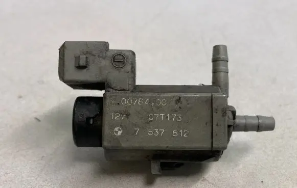 BMW 3 E92 E93 Vacuum valve 7537612