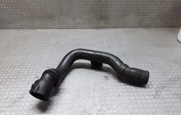 Volkswagen PASSAT B5 Engine coolant pipe/hose