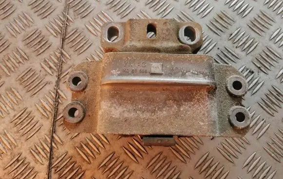 Audi A3 S3 8P Engine mount bracket 1k0199555CA