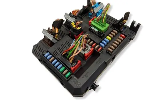 Citroen C4 II Picasso Fuse module 9804067480 E1111755 20160423