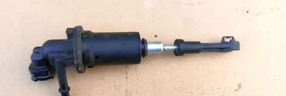 Clutch slave cylinder