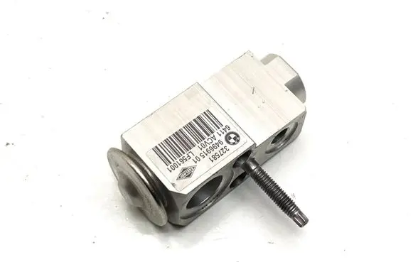 BMW 5 G30 G31 G38 Air conditioning (A/C) expansion valve 9496915