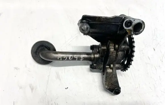 Volkswagen Golf IV Oil pump 06A115105B